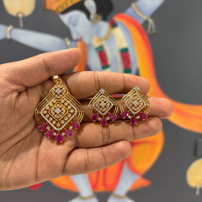 Binita Pendant Set