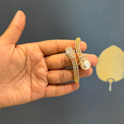 Divanshi Open able Bracelet