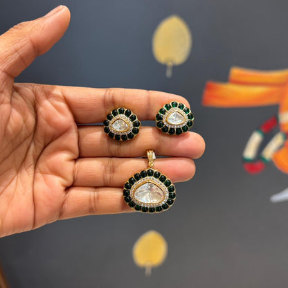 Bani Pendant Set